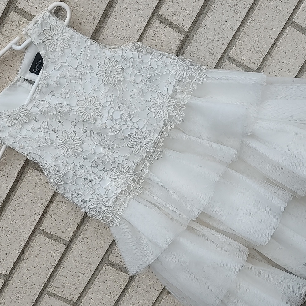 WHITE DRESS - Picture 8 of 13